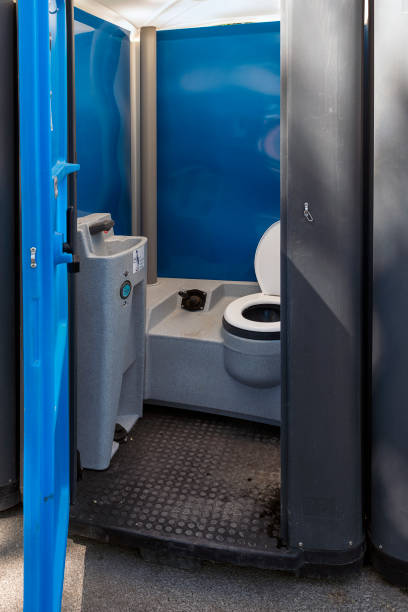 Portable Toilet Options We Offer in Willowick, OH